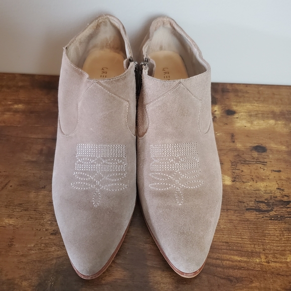 Grey City Suede Western Style Booties - Picture 2 of 6